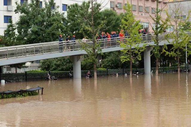 北京门头沟发大水_北京门头沟城区洪水退去 满地泥浆_门头沟洪水口村路线图