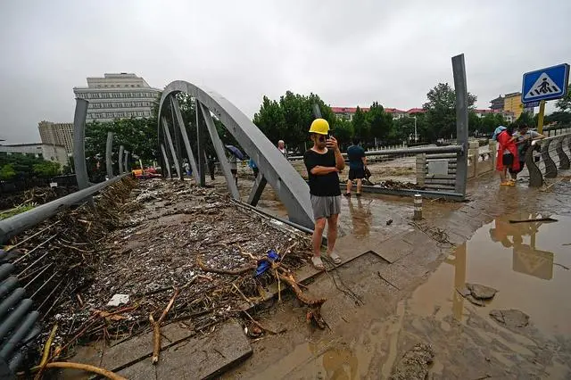 北京门头沟发大水_北京门头沟城区洪水退去 满地泥浆_门头沟洪水口村路线图